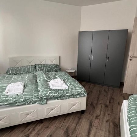 Air-Conditioned, 2 Room Apartment With Balcony, New Building Raca Bratislava Esterno foto
