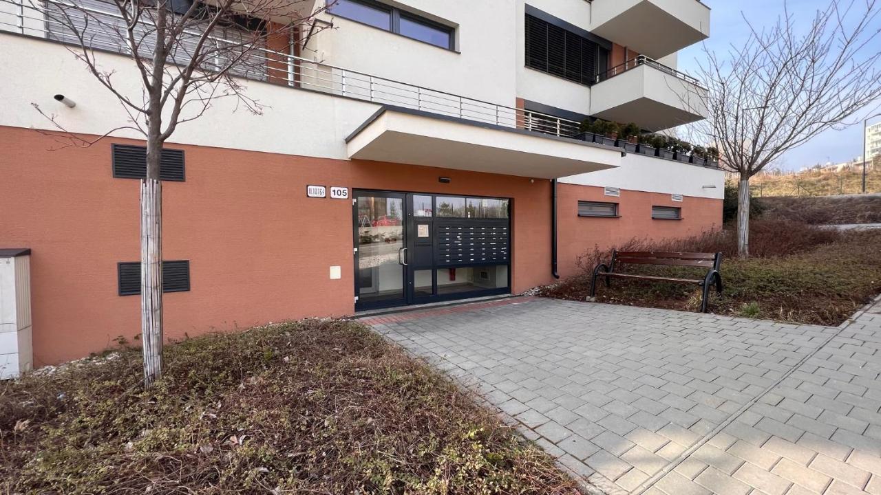 Air-Conditioned, 2 Room Apartment With Balcony, New Building Raca Bratislava Esterno foto